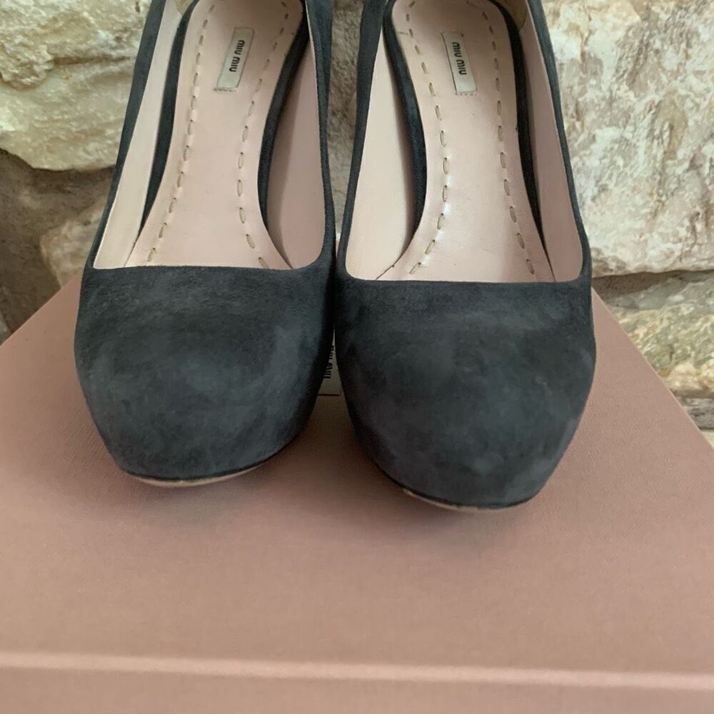 Miu Miu Women’s  Grey suede covered platform pumps size 37.5 - Picture 4 of 13